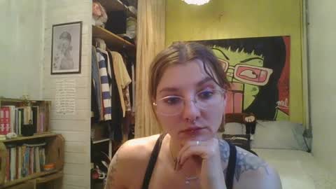 Snapshot of babydemon6 chatting on 06/11/26, 07:23 babydemon6 online show from 06/11/26, 07:23