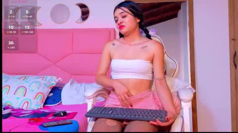 Snapshot of babydollvibes chatting on 12/13/25, 07:53 mia online show from 12/13/25, 07:53