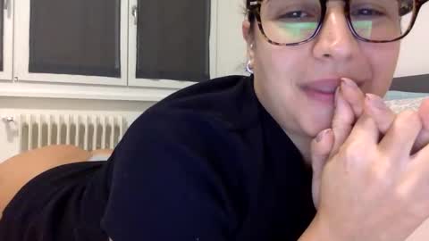 BabyElodie12 online show from 10/10/25, 11:20