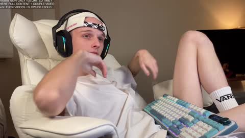 Big cock boy online show from 12/24/24, 06:44