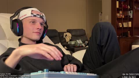Big cock boy online show from 12/31/24, 04:06