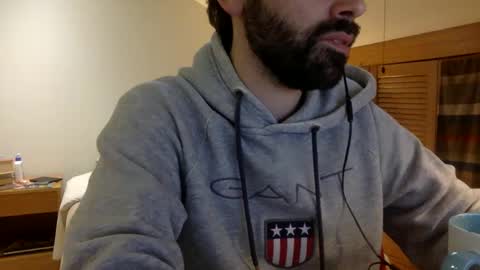 Snapshot of babyhardy chatting on 12/13/24, 04:05 Tom A.    online show from 12/13/24, 04:05