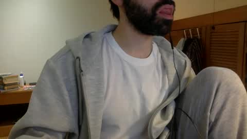 Snapshot of babyhardy chatting on 12/16/24, 11:44 Tom A.    online show from 12/16/24, 11:44