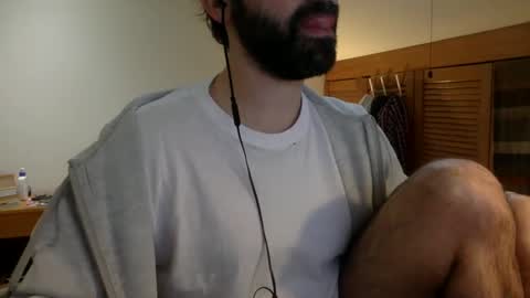 Snapshot of babyhardy chatting on 12/17/24, 12:54 Tom A.    online show from 12/17/24, 12:54