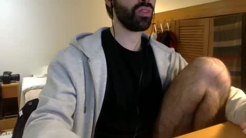 Snapshot of babyhardy chatting on 12/30/24, 11:49 Tom A.    online show from 12/30/24, 11:49