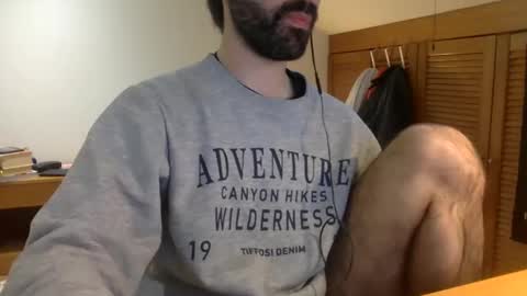 Snapshot of babyhardy chatting on 01/08/25, 01:09 Tom A.    online show from 01/08/25, 01:09