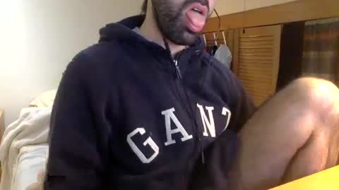 Snapshot of babyhardy chatting on 01/18/25, 11:21 Tom A.    online show from 01/18/25, 11:21