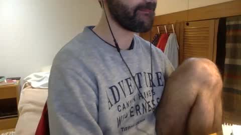 Snapshot of babyhardy chatting on 01/21/25, 11:35 Tom A.    online show from 01/21/25, 11:35