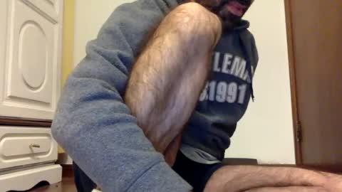 Snapshot of babyhardy chatting on 01/31/25, 11:35 Tom A.    online show from 01/31/25, 11:35