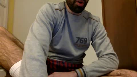 Snapshot of babyhardy chatting on 02/02/25, 11:21 Tom A.    online show from 02/02/25, 11:21