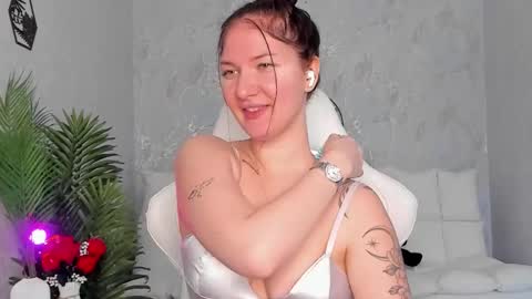 Sophia online show from 10/05/25, 05:06