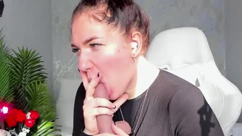 Sophia online show from 10/14/25, 04:02