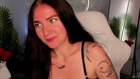 Snapshot of babyisperfect chatting on 06/22/26, 02:02 Sophia online show from 06/22/26, 02:02