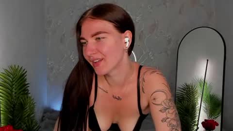 Snapshot of babyisperfect chatting on 06/24/26, 01:26 Sophia online show from 06/24/26, 01:26