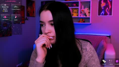 Mia online show from 04/04/26, 07:22