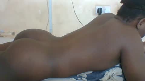 Snapshot of babymolly2 chatting on 03/23/26, 05:06 Rossy Kwekwe online show from 03/23/26, 05:06