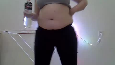 Snapshot of babymom1 chatting on 02/28/25, 08:39 babymom1 online show from 02/28/25, 08:39