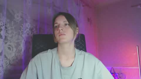 Snapshot of babymuro4ka chatting on 11/27/25, 06:43 Sonya online show from 11/27/25, 06:43