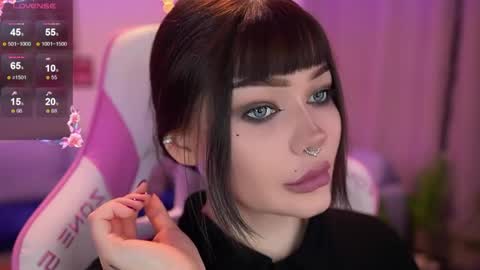 Snapshot of babyroxynill chatting on 04/21/26, 10:01 Nika online show from 04/21/26, 10:01