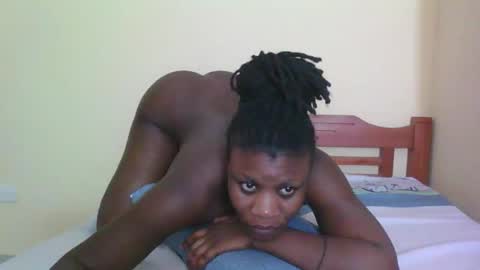Snapshot of babyrozillah chatting on 05/25/26, 07:20 PRISCILLAH online show from 05/25/26, 07:20