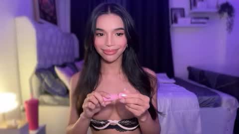 Snapshot of babysabrinaxx chatting on 11/19/25, 04:01 babysabrinaxx online show from 11/19/25, 04:01