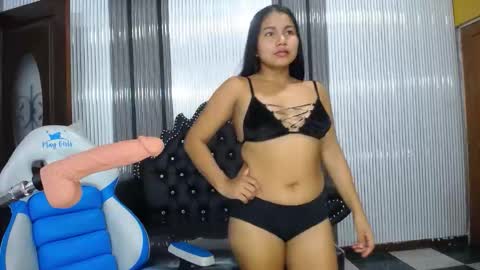 Snapshot of babyschoolgiirl chatting on 02/11/26, 02:49 Xime Lions online show from 02/11/26, 02:49