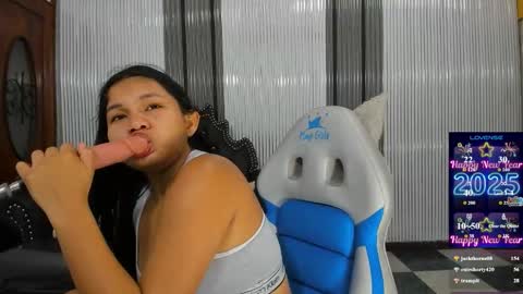 Snapshot of babyschoolgiirl chatting on 02/16/26, 12:51 Xime Lions online show from 02/16/26, 12:51