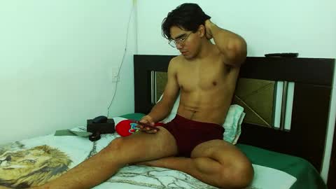 Snapshot of babysebasxxx chatting on 04/30/26, 01:45 sebas online show from 04/30/26, 01:45