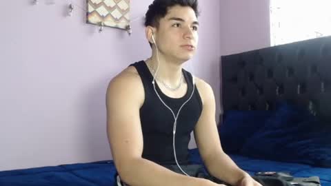 Snapshot of babytwunkz chatting on 10/23/25, 04:50 Hey Im Zayn good to see u here online show from 10/23/25, 04:50