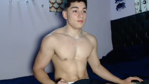 Snapshot of babytwunkz chatting on 10/28/25, 03:10 Hey Im Zayn good to see u here online show from 10/28/25, 03:10