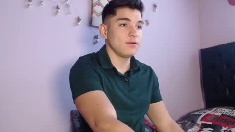 Snapshot of babytwunkz chatting on 12/18/25, 05:30 Hey Im Zayn good to see u here online show from 12/18/25, 05:30