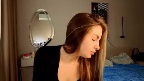 Snapshot of babyy_doll chatting on 11/11/25, 08:03 JOIN FAN CLUB TO GET MY CONTENT FOR FREE online show from 11/11/25, 08:03