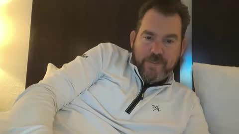 Snapshot of backofyourholes chatting on 05/07/26, 04:29 backofyourholes online show from 05/07/26, 04:29