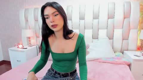 Snapshot of bad__girll_ chatting on 06/24/26, 03:27 bad__girll_ online show from 06/24/26, 03:27