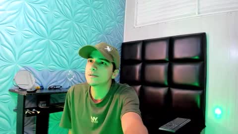 Snapshot of bad_boy_21_ chatting on 02/22/26, 04:02 bad_boy_21_ online show from 02/22/26, 04:02