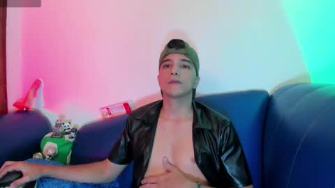 Snapshot of bad_boy_21_ chatting on 03/12/26, 11:44 bad_boy_21_ online show from 03/12/26, 11:44