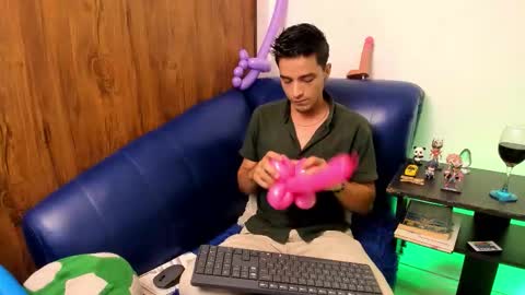 Snapshot of bad_boy_21_ chatting on 03/26/26, 09:53 bad_boy_21_ online show from 03/26/26, 09:53