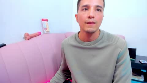 Snapshot of bad_boy_21_ chatting on 04/09/26, 12:32 bad_boy_21_ online show from 04/09/26, 12:32