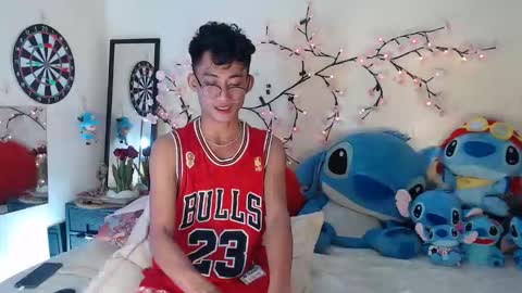 Snapshot of bad_boy_in_bed chatting on 12/14/25, 09:30 jay online show from 12/14/25, 09:30