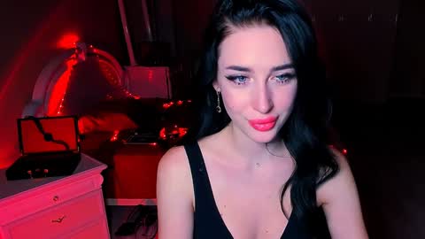 Snapshot of bad_desire chatting on 12/21/24, 04:14 Miss Desire...do you remember online show from 12/21/24, 04:14