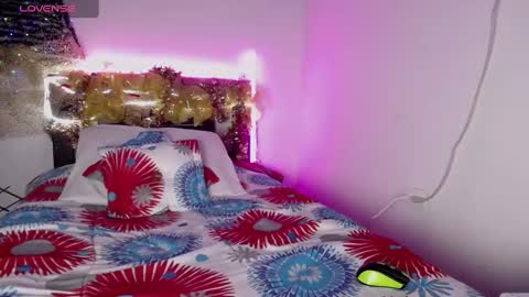 Angeles online show from 12/18/24, 05:59