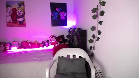 Angeles online show from 02/26/25, 01:43