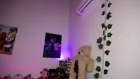 Angeles online show from 03/03/25, 12:37