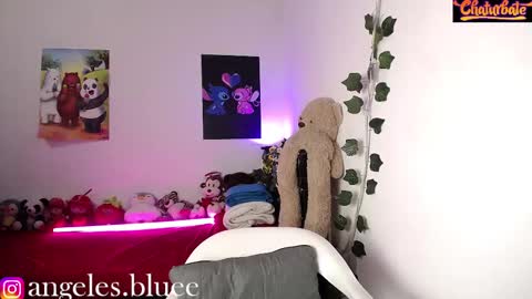 Angeles online show from 03/03/25, 10:42