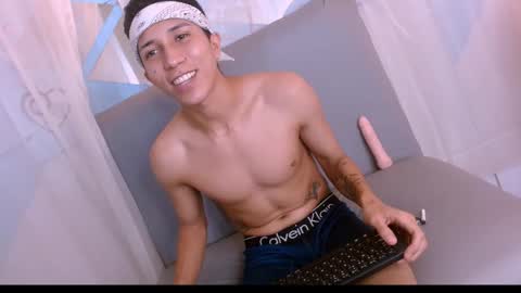 Snapshot of bad_guyssex chatting on 12/19/24, 01:39 bad_guyssex online show from 12/19/24, 01:39