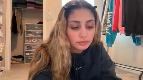 badbihdani18 online show from 05/19/26, 02:40