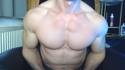 Snapshot of badboy951337 chatting on 10/10/25, 01:43 Badboy95 online show from 10/10/25, 01:43