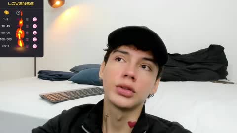 Snapshot of badboy_one chatting on 01/03/25, 01:03 jhojan online show from 01/03/25, 01:03