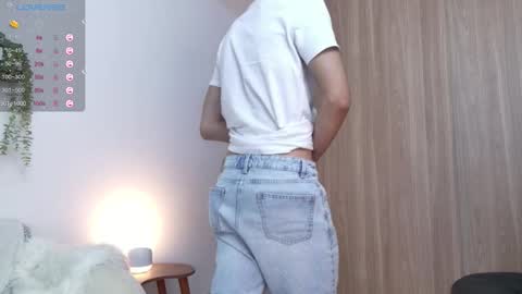 Snapshot of badboy_one chatting on 10/05/25, 11:24 jhojan online show from 10/05/25, 11:24