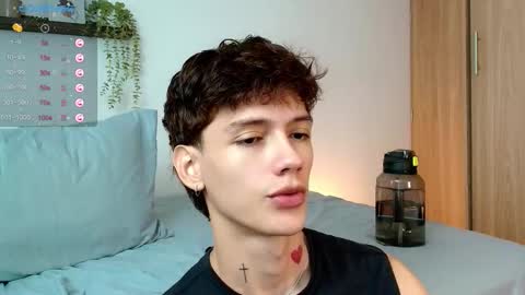 Snapshot of badboy_one chatting on 11/18/25, 10:36 jhojan online show from 11/18/25, 10:36